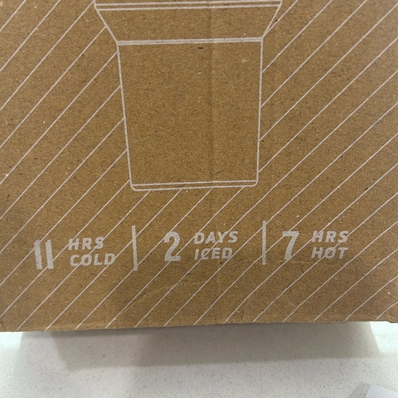 40 oz Stanley - frost color NIB - Picture 3 of 8